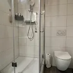 Gemuetliches Zimmer, Zentral, Privat Und Ruhig, Perfekt Fuer Paare Oder Geschaeftsreisende