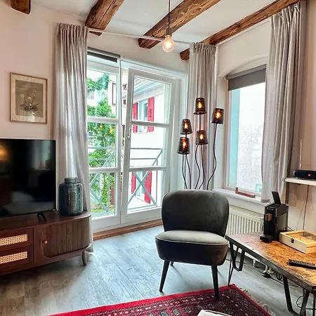 Gemuetliches Zimmer, Zentral, Privat Und Ruhig, Perfekt Fuer Paare Oder Geschaeftsreisende * Esslingen am Neckar