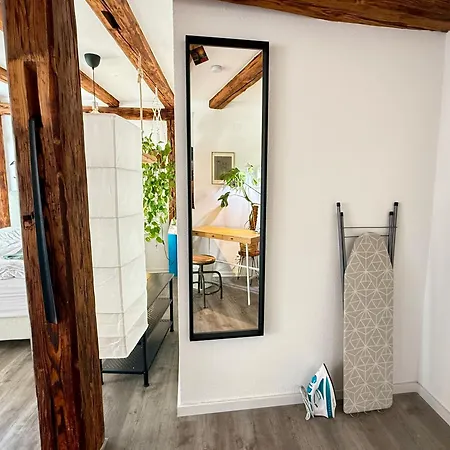 Charmantes Altstadtzimmer Mit Teeecke & Arbeitsplatz In Esslingen am Neckar