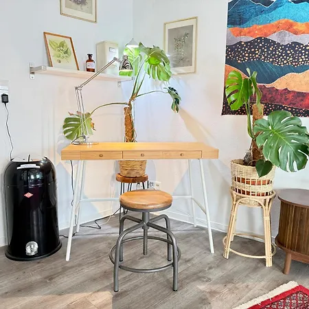 Gemuetliches Zimmer, Zentral, Privat Und Ruhig, Perfekt Fuer Paare Oder Geschaeftsreisende * Esslingen am Neckar